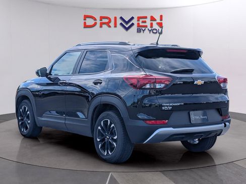 Used 2023 Chevrolet TrailBlazer LT image 3