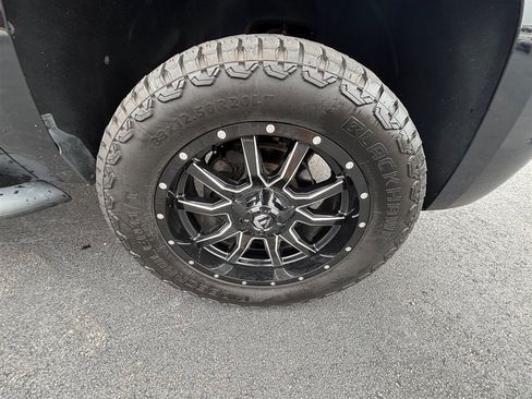 Used 2019 Chevrolet Suburban LT AWD/4WD image 33