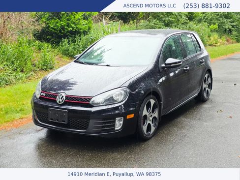 Used 2011 Volkswagen Golf 4-Door FWD image 1