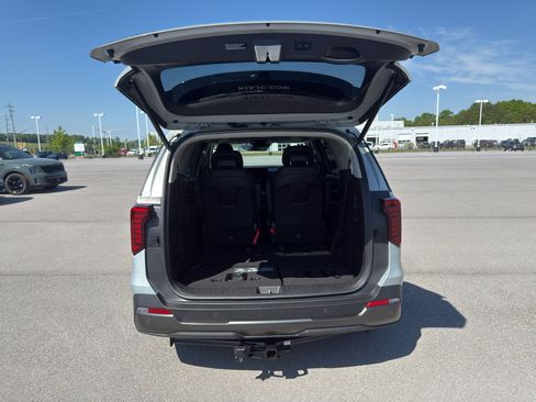Used 2025 Kia Carnival SX Prestige FWD image 6