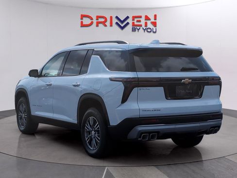 New 2026 Chevrolet Traverse LT w/ Driver Confidence Package image 3