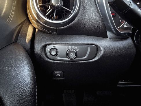 Used 2020 Chevrolet Blazer LT w/ Sound & Technology Package image 11