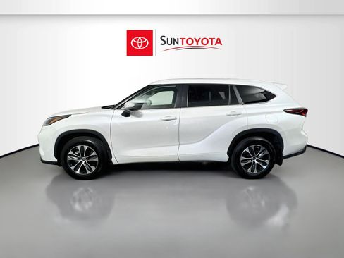 Used 2026 Toyota Highlander XLE AWD/4WD image 7