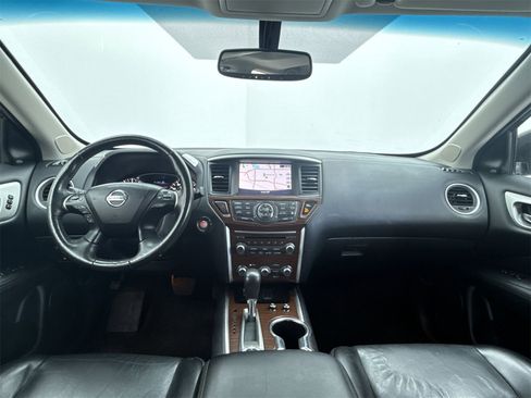 Used 2018 Nissan Pathfinder Platinum image 21