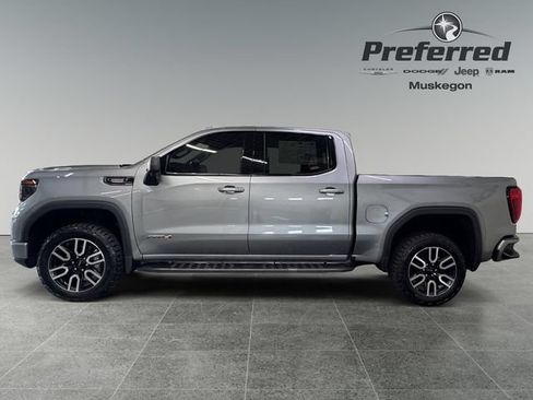 Used 2023 GMC Sierra 1500 AT4 w/ AT4 Preferred Package AWD/4WD image 9
