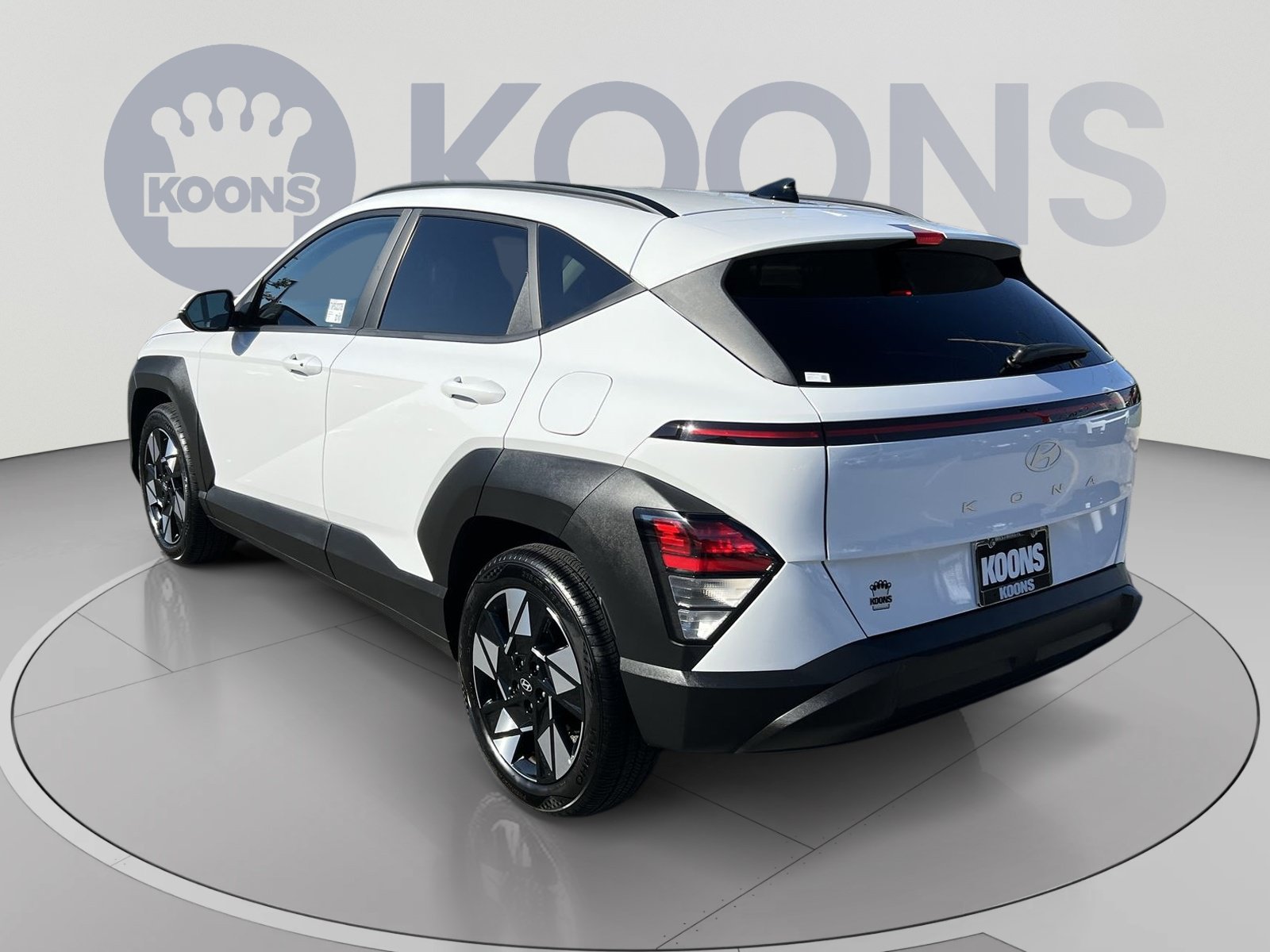 Used 2025 Hyundai Kona SEL FWD image 4