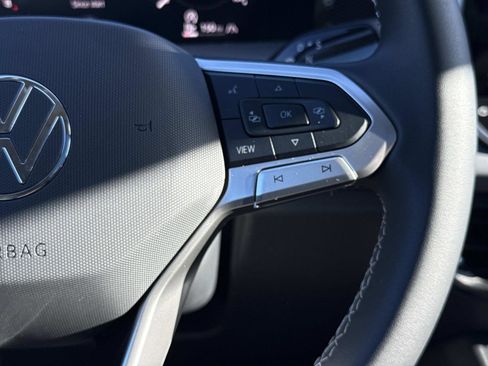 Used 2025 Volkswagen Tiguan SE image 7