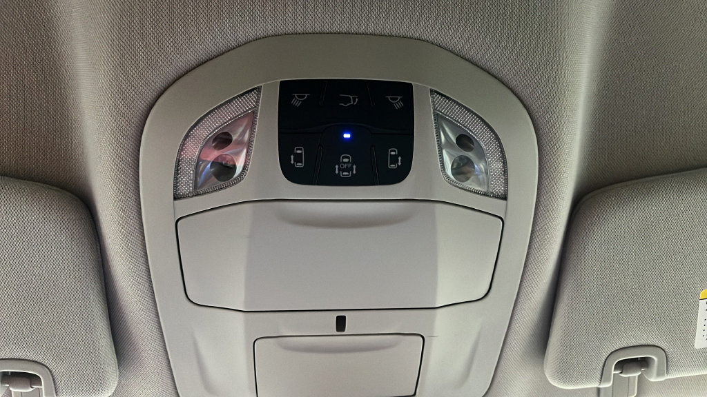 Used 2023 Chrysler Pacifica Touring-L FWD image 34