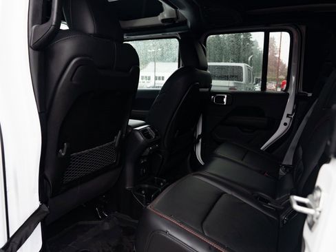 Used 2024 Jeep Gladiator Rubicon w/ Convenience Group image 24