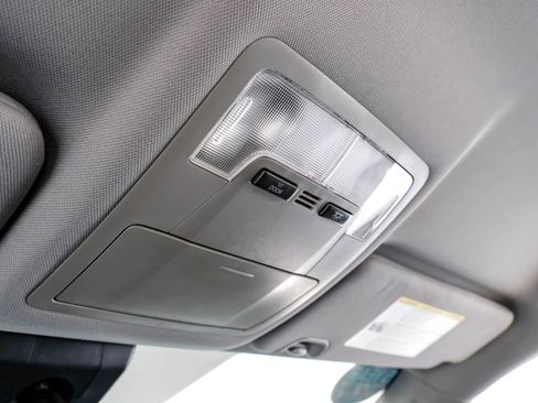 Used 2019 Toyota Highlander LE image 20