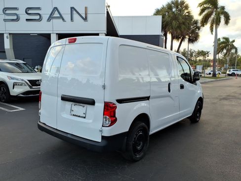 Used 2016 Nissan NV200 S image 7