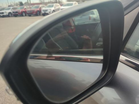 Used 2022 Mitsubishi Outlander SE image 29