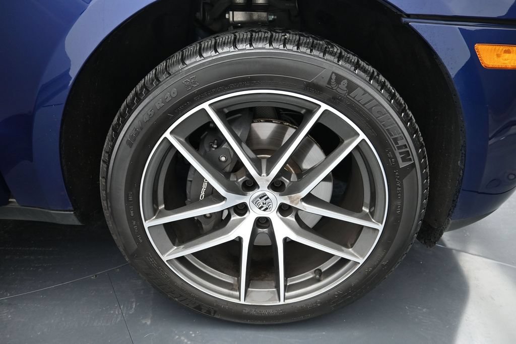 Certified 2026 Porsche Macan AWD/4WD image 17