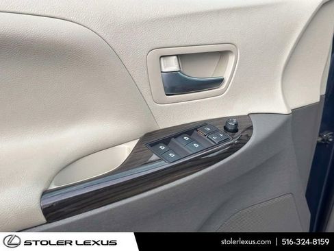 Used 2020 Toyota Sienna XLE image 13