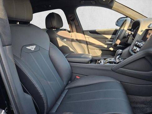 Used 2024 Bentley Bentayga AWD/4WD image 23