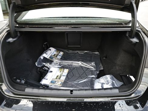 New 2026 BMW 740i w/ Executive Package image 32