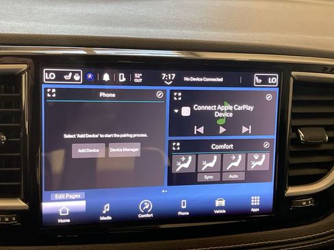 Used 2023 Chrysler Pacifica Touring-L FWD image 16