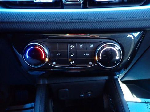 New 2026 Chevrolet TrailBlazer LT w/ LT Cold Weather Package AWD/4WD image 17