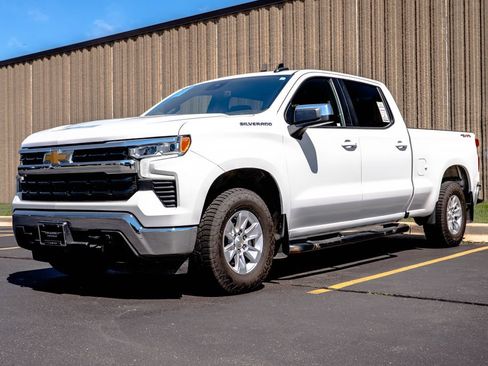 Used 2023 Chevrolet Silverado 1500 LT w/ Work Truck Package AWD/4WD image 4