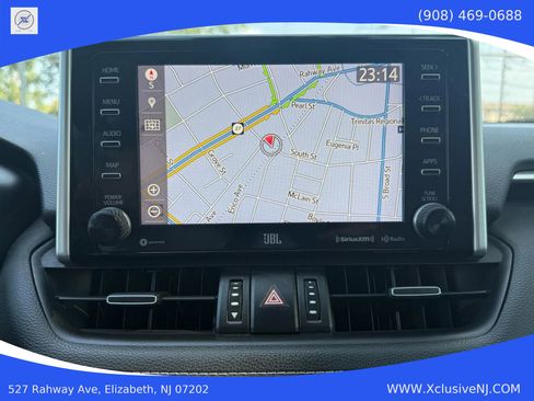 Used 2019 Toyota RAV4 Limited image 16