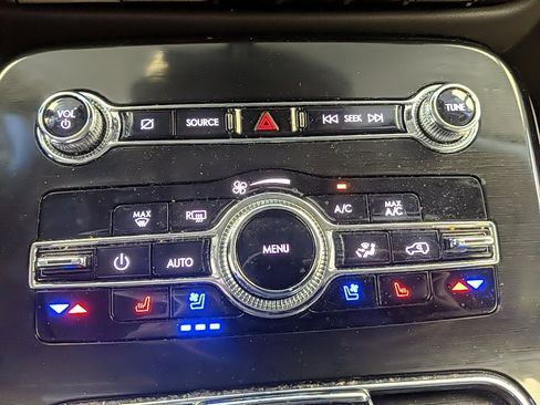 Certified 2022 Lincoln Nautilus Reserve w/ Luxury Package image 20