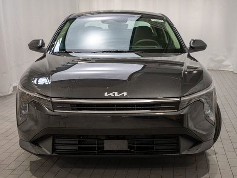 New 2025 Kia K4 LXS image 2