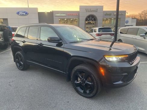 Used 2022 Jeep Grand Cherokee Altitude image 8