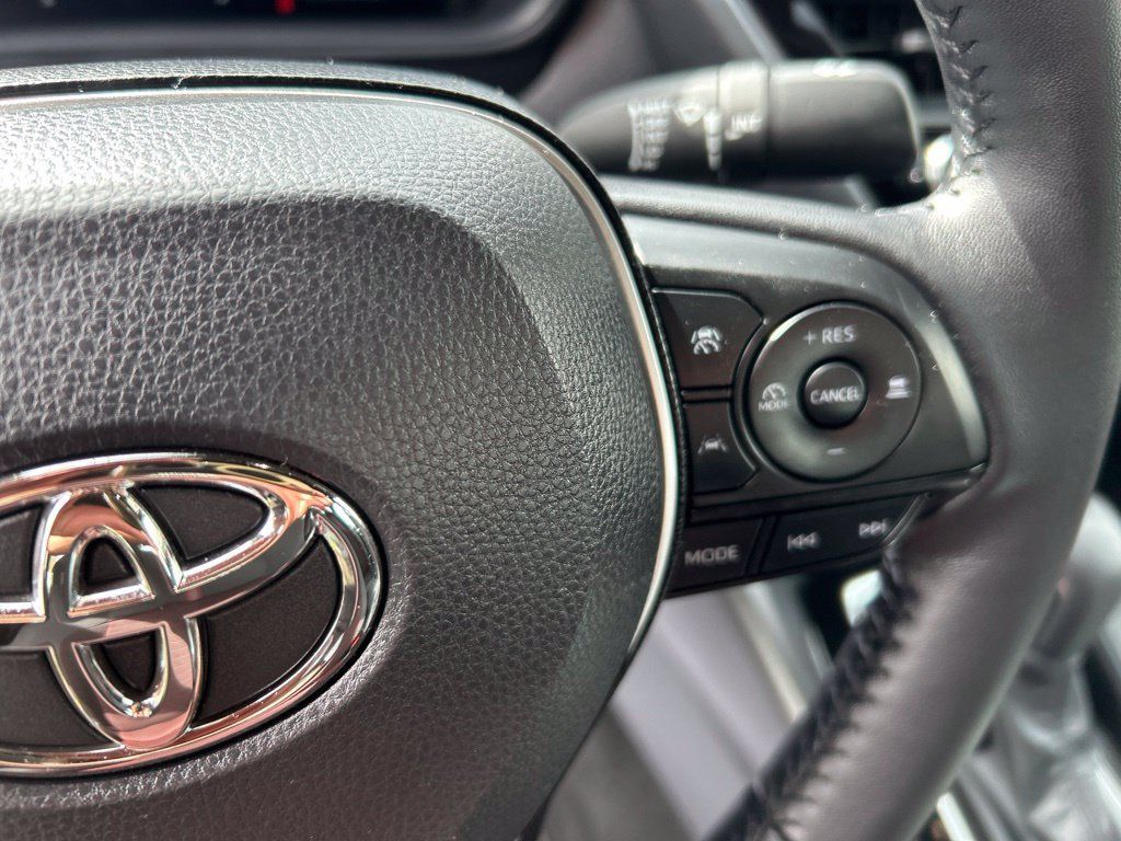 Used 2026 Toyota Corolla SE w/ SE Premium Package AWD/4WD image 29