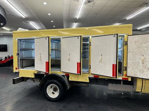 Used 2022 Ford E-450 and Econoline 450 Super Duty RWD image 15