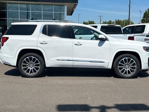 Used 2021 GMC Acadia Denali w/ Denali Ultimate Package AWD/4WD image 3