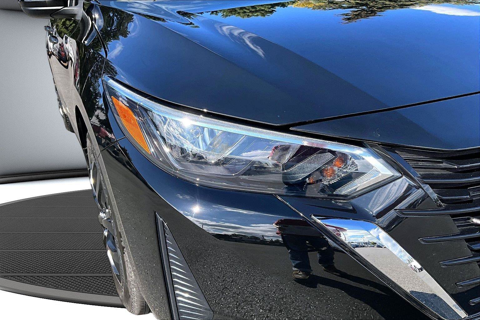 Used 2025 Nissan Sentra S w/ Lighting Package FWD image 31