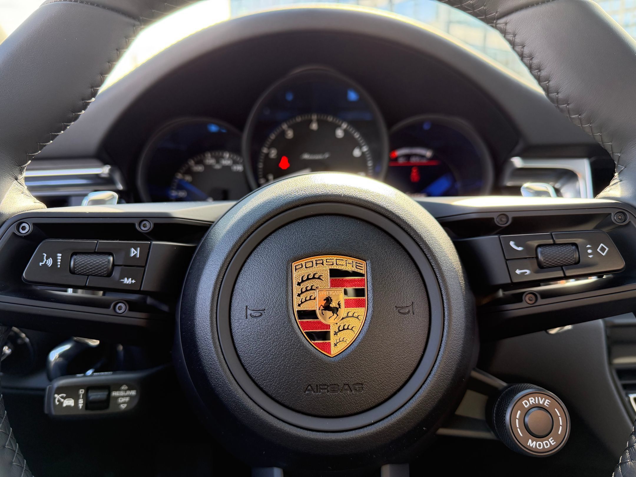 Used 2026 Porsche Macan Turbo AWD/4WD image 30