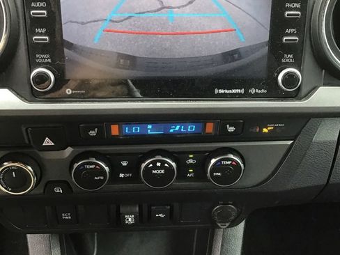 Used 2021 Toyota Tacoma 4x4 Double Cab w/ Tacoma SR5 Package image 11