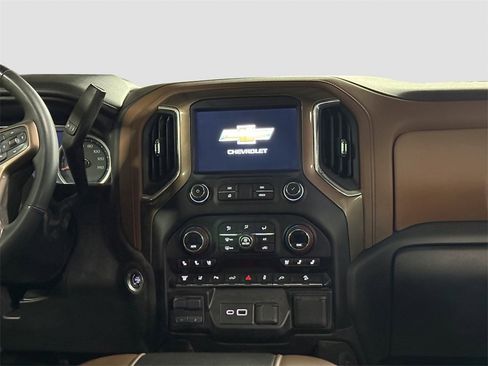 Used 2023 Chevrolet Silverado 2500 High Country w/ Technology Package image 16