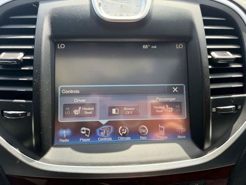 Used 2012 Chrysler 300 Limited RWD image 18