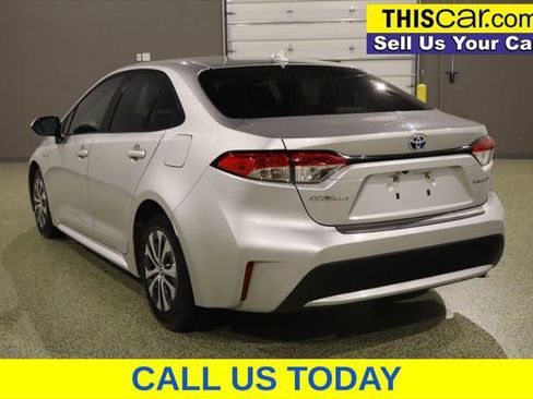 Used 2021 Toyota Corolla LE image 5