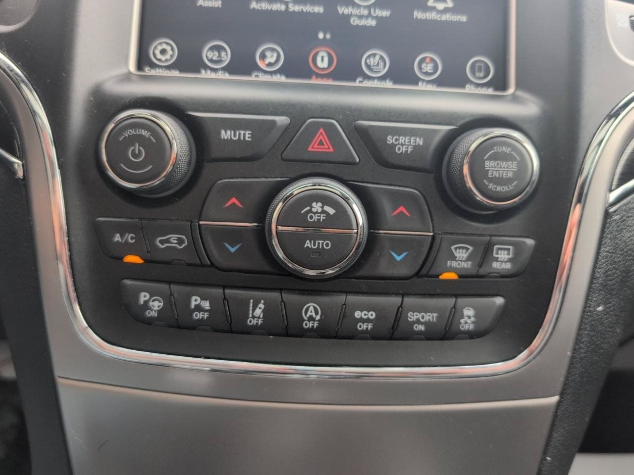 Used 2018 Jeep Grand Cherokee Trailhawk w/ Trailhawk Luxury Group AWD/4WD image 24