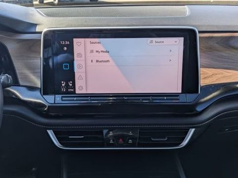 Used 2024 Volkswagen Atlas SE image 39