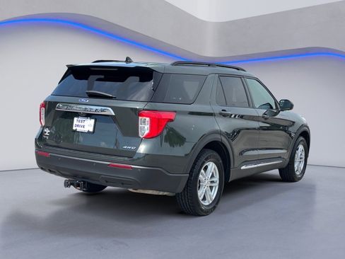 Used 2023 Ford Explorer XLT AWD/4WD image 10