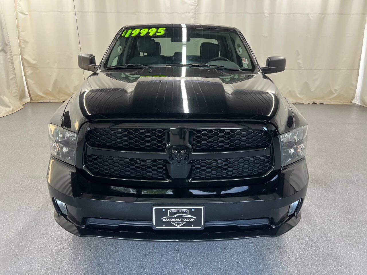 Used 2019 RAM 1500 Express w/ Express Value Package AWD/4WD image 2