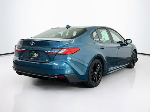 Used 2025 Toyota Camry SE FWD image 9
