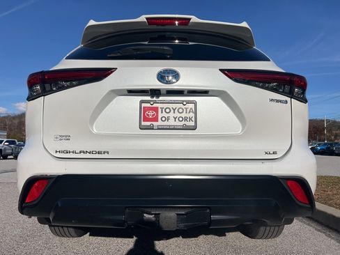 Used 2022 Toyota Highlander Bronze Edition image 4