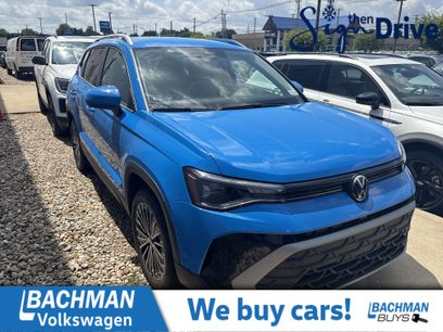 New 2025 Volkswagen Taos SE
