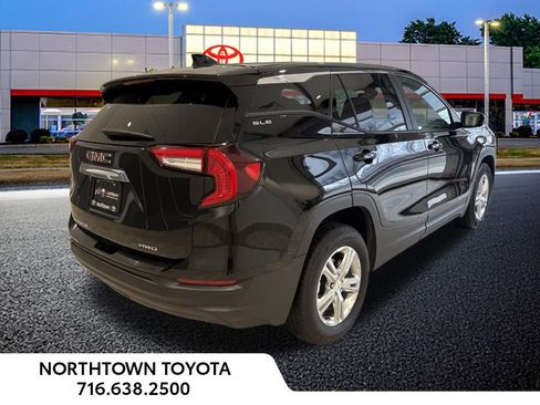 Used 2024 GMC Terrain SLE image 6