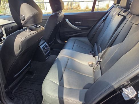 Used 2018 BMW 320i xDrive Sedan image 28