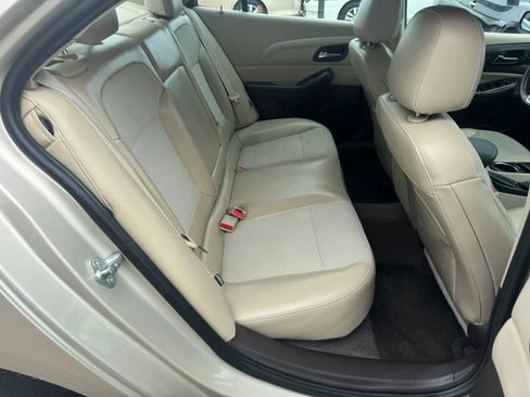 Used 2019 Ford Escape SE FWD image 14