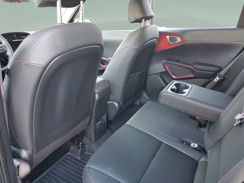 Certified 2025 Kia Soul GT-Line image 7