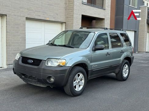 Used 2006 Ford Escape 4WD Hybrid image 1