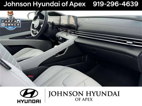 Used 2025 Hyundai Elantra Limited FWD image 17
