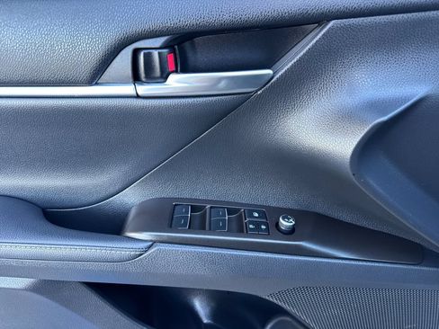 Used 2022 Toyota Camry XSE FWD image 10